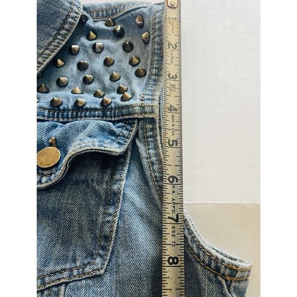 Forever 21 Women’s Large Embellished Distressed Light Wash Denim Vest - Picture 7 of 12